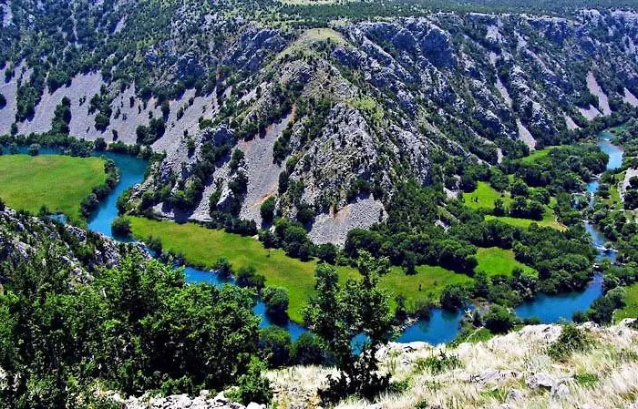 キャンプ場 Kamp Kanjon Krupa Golubic (Zadar)