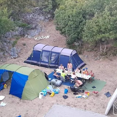营地 Kamp Kanjon Krupa Golubic (Zadar)